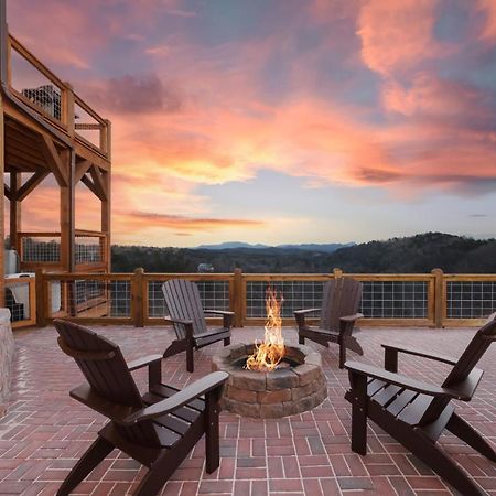 Splash Mountain Pool Hot Tub Theater Game Room Sevierville Buitenkant foto