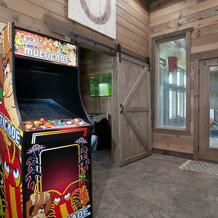 Splash Mountain Pool Hot Tub Theater Game Room Sevierville Buitenkant foto
