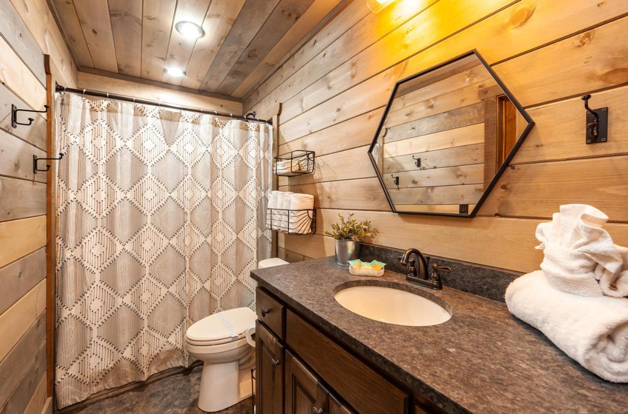 Splash Mountain Pool Hot Tub Theater Game Room Sevierville Buitenkant foto