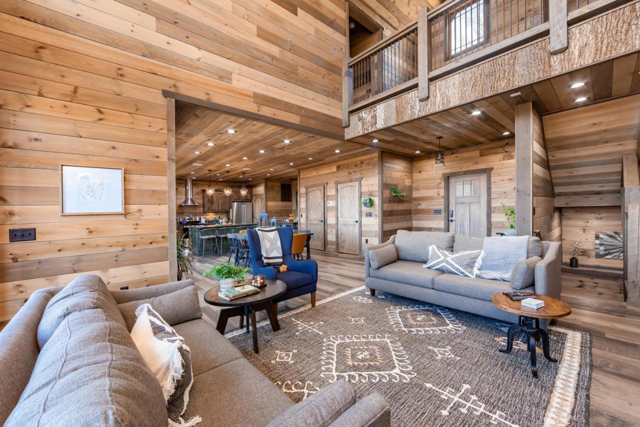 Splash Mountain Pool Hot Tub Theater Game Room Sevierville Buitenkant foto