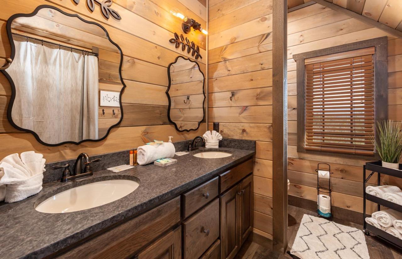 Splash Mountain Pool Hot Tub Theater Game Room Sevierville Buitenkant foto