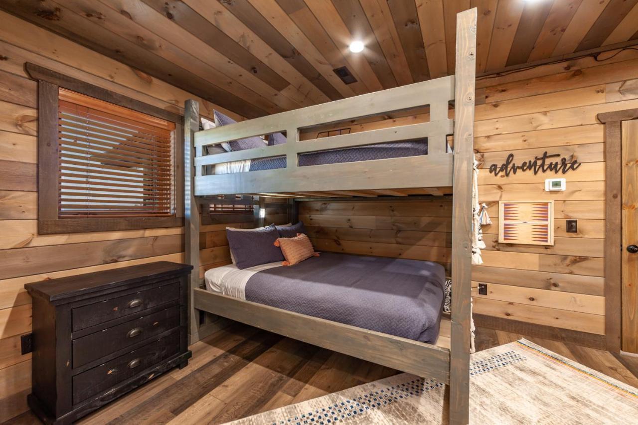 Splash Mountain Pool Hot Tub Theater Game Room Sevierville Buitenkant foto