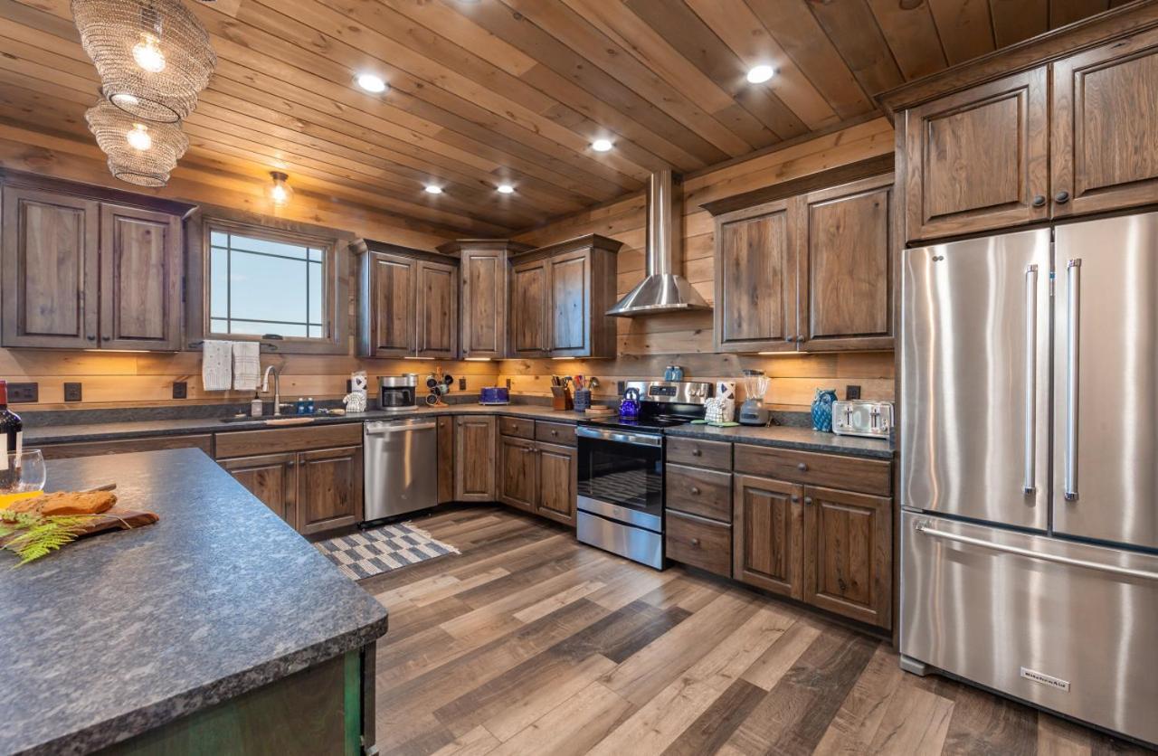 Splash Mountain Pool Hot Tub Theater Game Room Sevierville Buitenkant foto