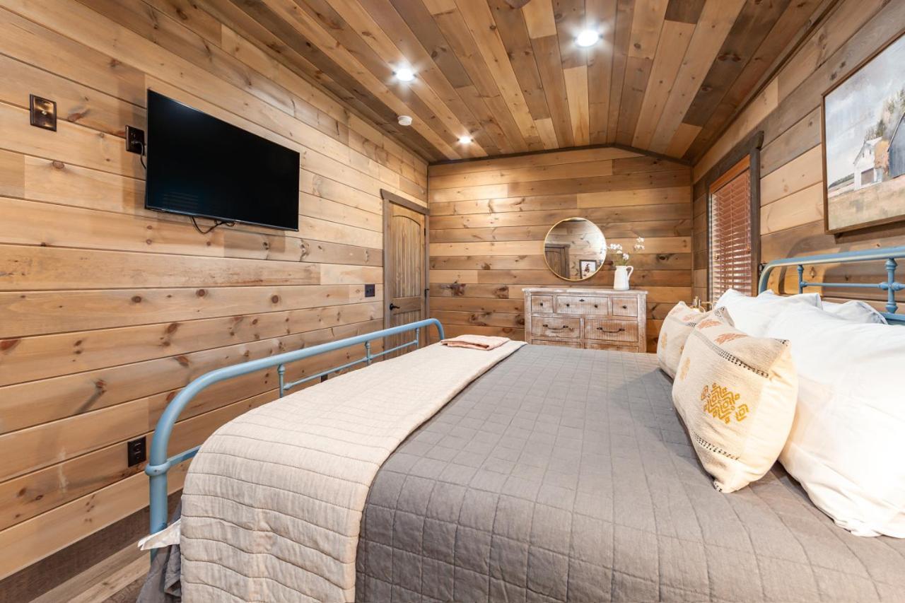 Splash Mountain Pool Hot Tub Theater Game Room Sevierville Buitenkant foto