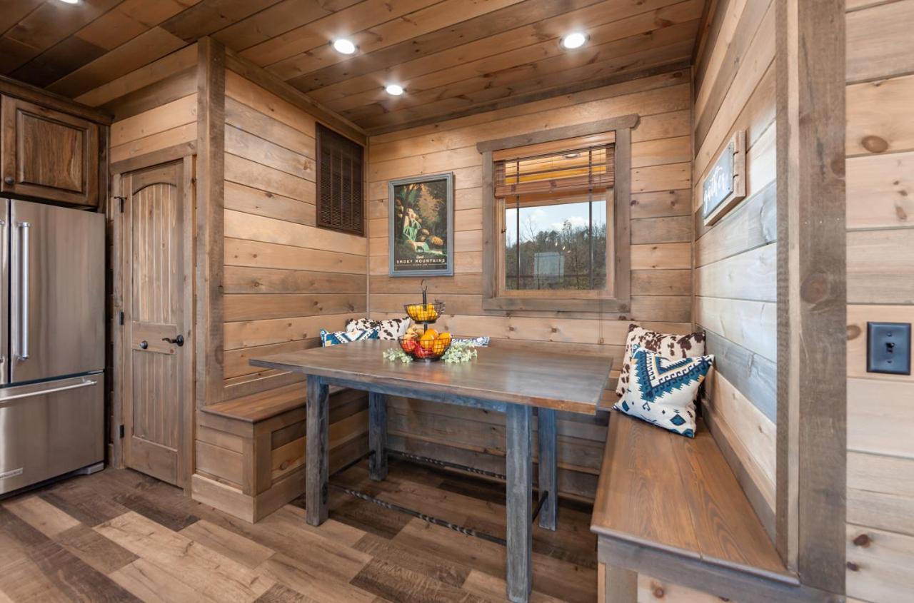 Splash Mountain Pool Hot Tub Theater Game Room Sevierville Buitenkant foto