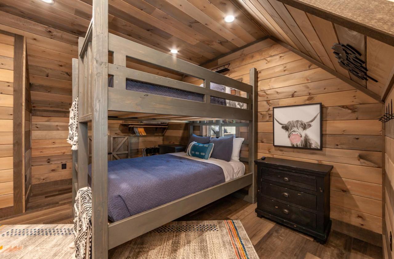 Splash Mountain Pool Hot Tub Theater Game Room Sevierville Buitenkant foto