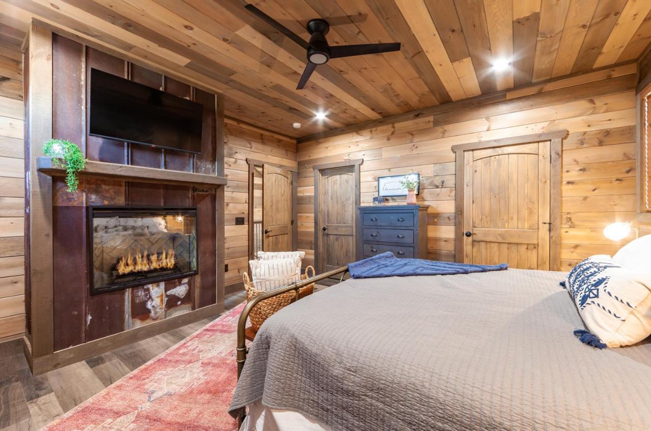 Splash Mountain Pool Hot Tub Theater Game Room Sevierville Buitenkant foto