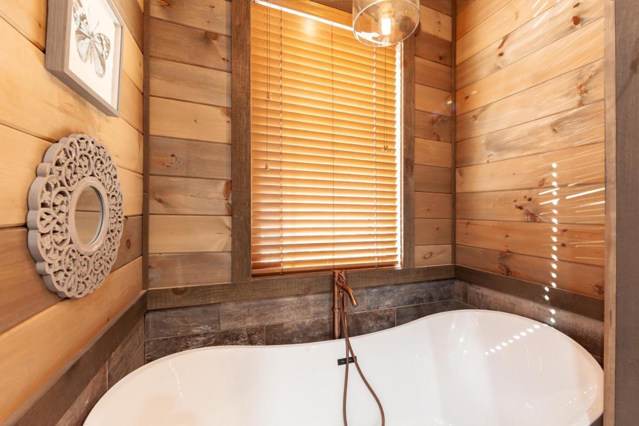 Splash Mountain Pool Hot Tub Theater Game Room Sevierville Buitenkant foto