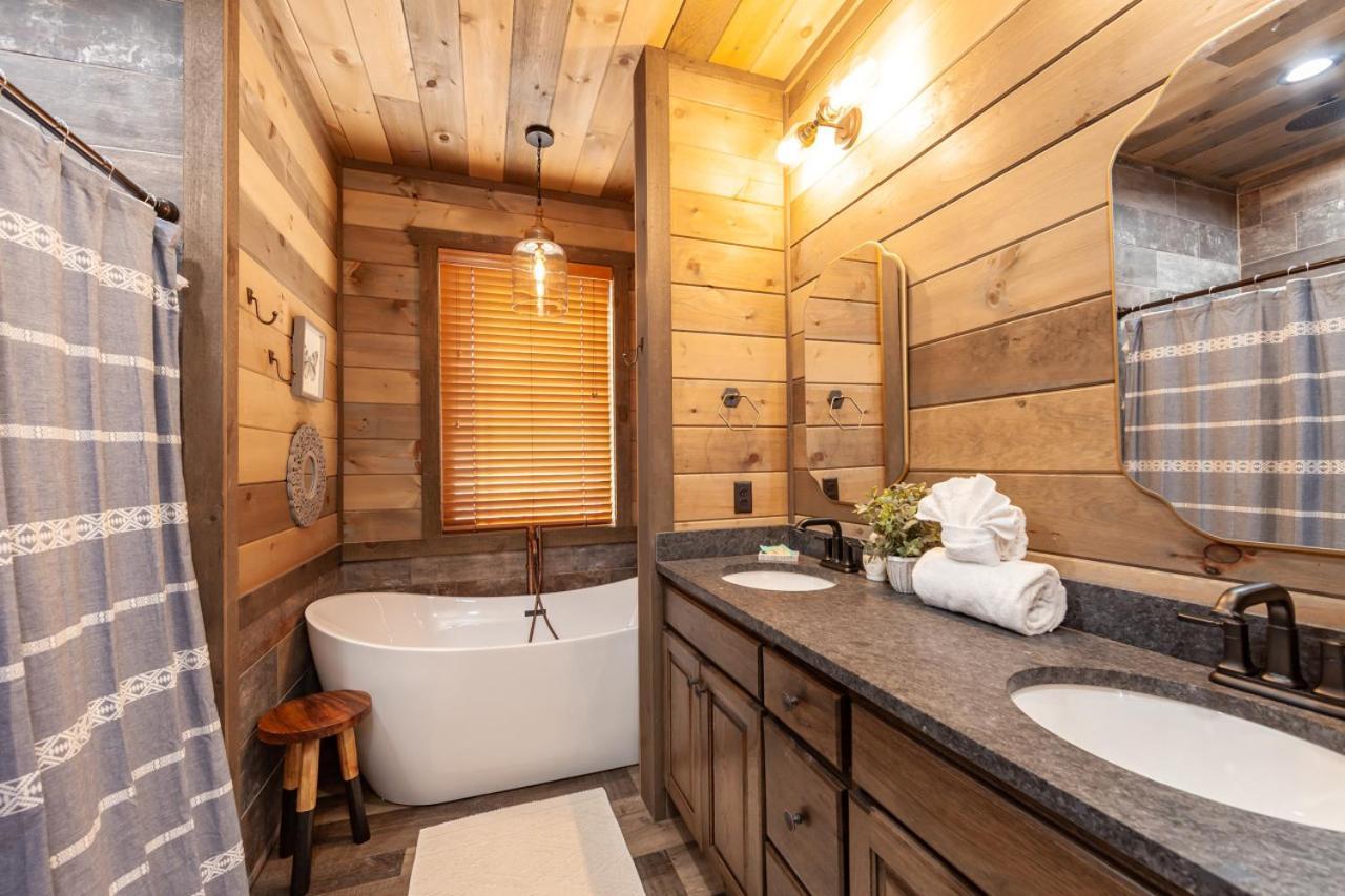 Splash Mountain Pool Hot Tub Theater Game Room Sevierville Buitenkant foto
